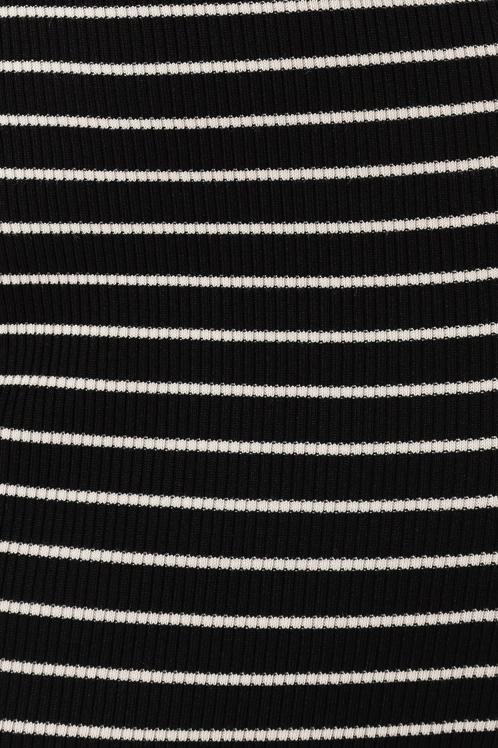 Baxtor Off the Shoulder Midi Dress - White/Black